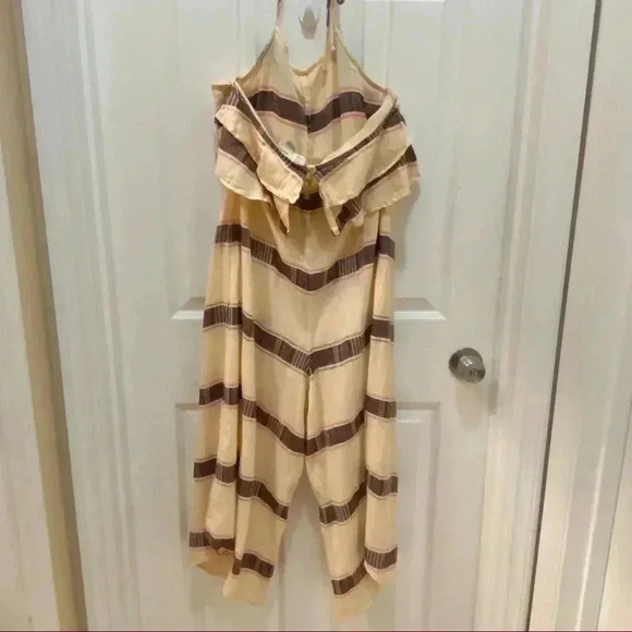 Anthropologie Saturday Sunday Marina halter ruffle  jumpsuit romper medium - Picture 4 of 5
